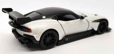 Метална количка Aston Martin Vulcan - бял Kinsmart 1/38