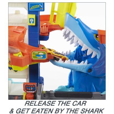 Комплект за игра Hot Wheels Attacking Shark Escape HDP06