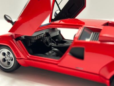 Метален автомобил Lamborghini Countach LP 5000 S Welly 1:24 red