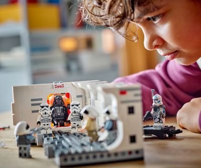 Конструктор LEGO Star Wars 75387 На борда на Тантив IV