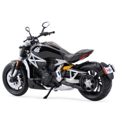 Метален мотор Ducati X Diavel S MAISTO 1:12