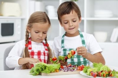 Как да отгледаме деца.Как децата трябва да се хранят здравословно