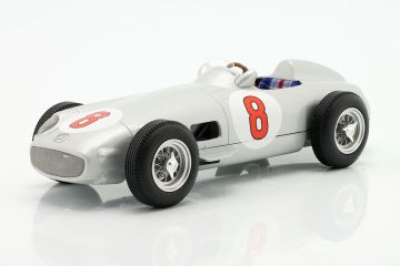 Метална кола Mercedes-Benz W196 #8 WERK83 W1801803 - 1:18