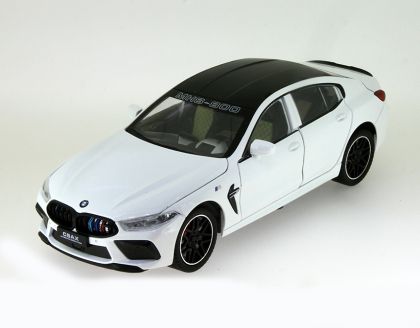 Метален автомобил BMW M8 със звук и светлини 1/24 бял
