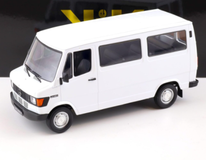 Колекционерски метален бус Mercedes 208 D bus 1:18 KK Scale 180291