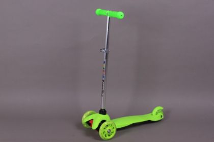 Тротинетка/скутер със светещи силиконови колела  зелен