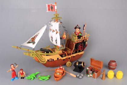 Пиратски кораб с пирати 39001