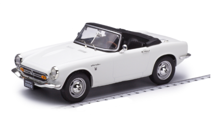 Метален автомобил Honda S800 Convertible 1966 Triple9 Collection 1:18 - T91800192