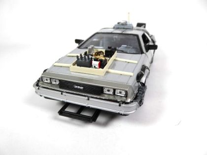 Метална кола Back to the Future Part III Welly - 1:24