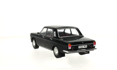 Метална кола Volga M24 1972 - 1:18 Model Car Group 18013