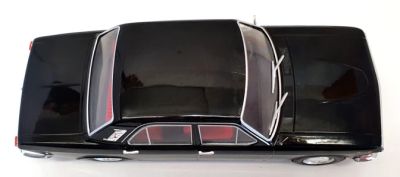 Метална кола Volga M24 1972 - 1:18 Model Car Group 18013