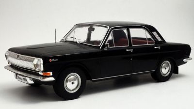 Метална кола Volga M24 1972 - 1:18 Model Car Group 18013