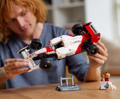 Конструктор LEGO Icons 10330 McLaren MP4/4 и Айртон Сена