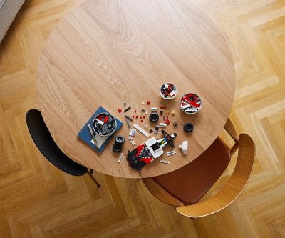 Конструктор LEGO Icons 10330 McLaren MP4/4 и Айртон Сена