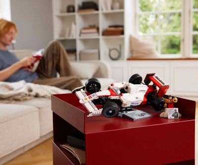 Конструктор LEGO Icons 10330 McLaren MP4/4 и Айртон Сена