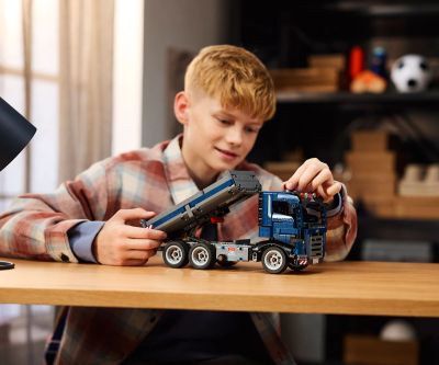 Конструктор LEGO Technic 42203 Самосвал с подвижен леген