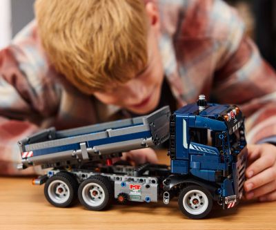 Конструктор LEGO Technic 42203 Самосвал с подвижен леген