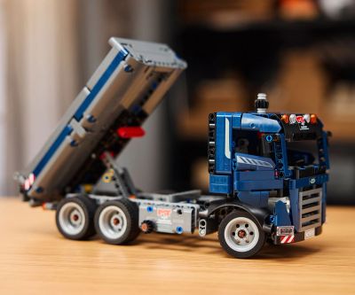 Конструктор LEGO Technic 42203 Самосвал с подвижен леген