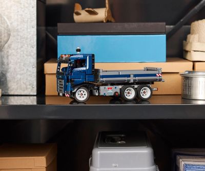 Конструктор LEGO Technic 42203 Самосвал с подвижен леген