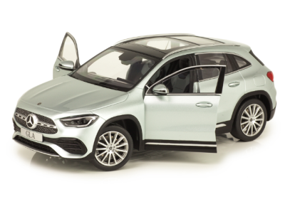 Метален автомобил Mercedes-Benz GLA 2020 Zmodels 1:18 B66961036