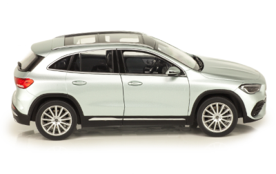Метален автомобил Mercedes-Benz GLA 2020 Zmodels 1:18 B66961036