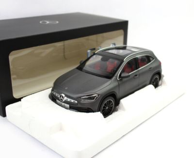 Метален автомобил Mercedes-Benz GLA 2020 Zmodels 1:18 B66961037