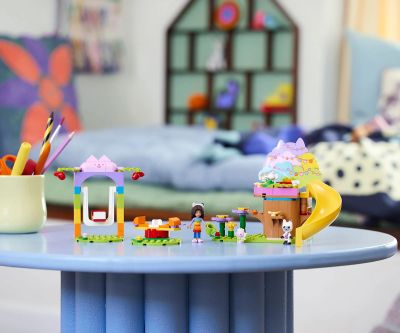 Конструктор LEGO Gabby's Dollhouse 10787 Градинското парти на котешката фея