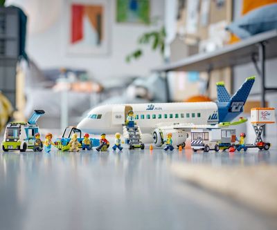 Конструктор LEGO City 60367 Пътнически самолет