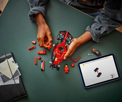 Конструктор LEGO Speed Champions 77242 F1 Болид Ferrari SF-24