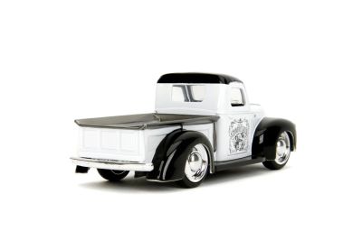 Метален автомобил MICKEY MOUSE FORD PICKUP 1941 1:32 Jada 253072002