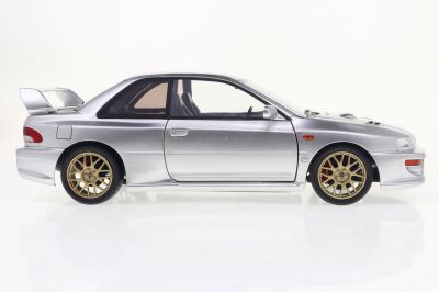 Метален автомобил SUBARU IMPREZA 22B SILVER 1998 SOLIDO 1:18 - 1807408