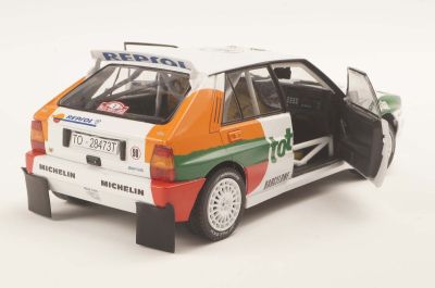Метален автомобил LANCIA DELTA HF INTEGRALE SOLIDO 1:18 - 1807806