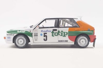 Метален автомобил LANCIA DELTA HF INTEGRALE SOLIDO 1:18 - 1807806