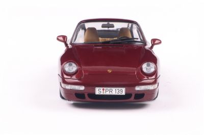 Метален автомобил PORSCHE 911 1997 SOLIDO 1:18 - 1810102