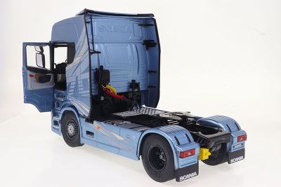 Метален камион влекач SCANIA S770 HIGHLINE FROST EDITION 2021 SOLIDO 1:24