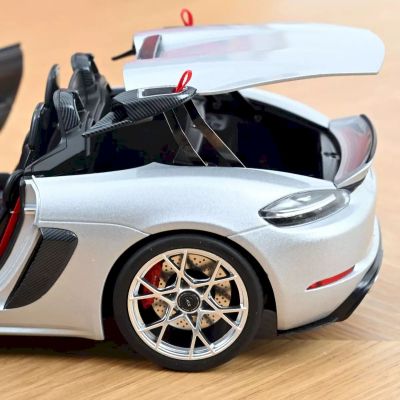 Метална кола Porsche 718 Spyder RS 2023 Norev 1:18 - 187270
