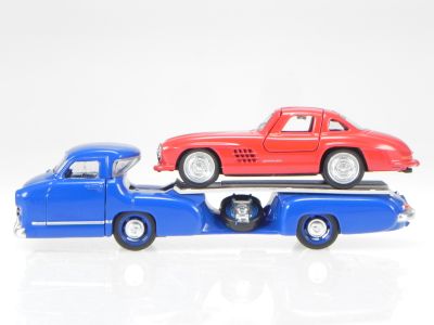 Метален камион Mercedes-Benz Renntransporter 1:64 NOREV 311002