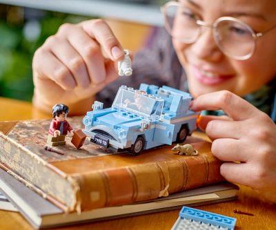 Конструктор LEGO Harry Potter 76424 Летящият Форд Англия