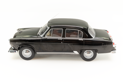 Метална кола Volga M21 ГАЗ 1960 WHITE BOX 124245 