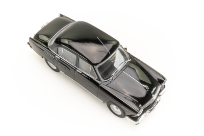 Метална кола Volga M21 ГАЗ 1960 WHITE BOX 124245 