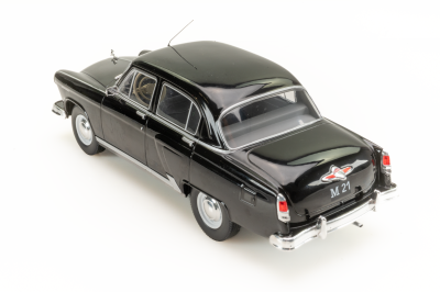 Метална кола Volga M21 ГАЗ 1960 WHITE BOX 124245 