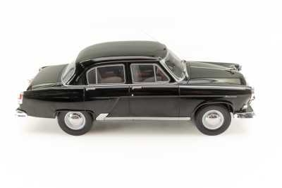 Метална кола Volga M21 ГАЗ 1960 WHITE BOX 124245 