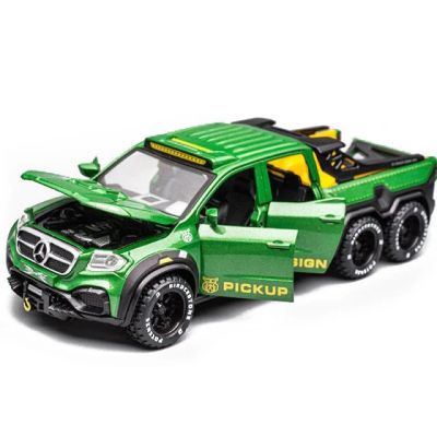 Метален автомобил Mercedes пикап със звук и светлини 1/24 зелен
