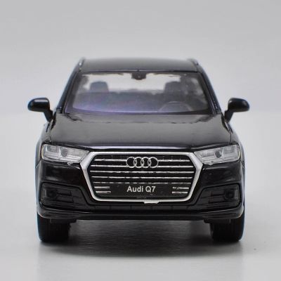 Метална кола Audi Q7 Welly 1:34 