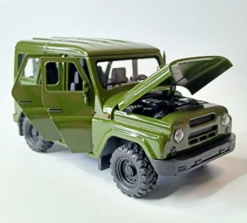 Метален джип УАЗ 1:18 зелен