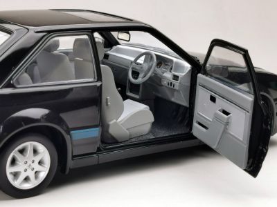 Метален автомобил Ford Escort RS Turbo 1984 SUN STAR SS4964R
