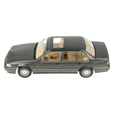 Метален автомобил Volvo 960 Triple9 Collection 1:18 T91800304