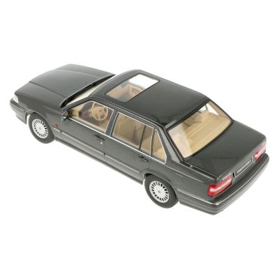 Метален автомобил Volvo 960 Triple9 Collection 1:18 T91800304