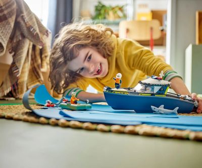 Конструктор LEGO City 60456 Преследване с полицейски катер