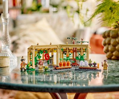 Конструктор LEGO Harry Potter 76445 Замъкът Хогуортс: Час по билкология
